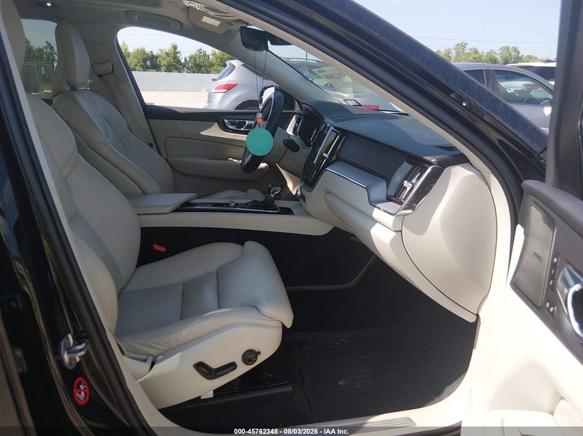 VOLVO XC60 - zdjęcie 5