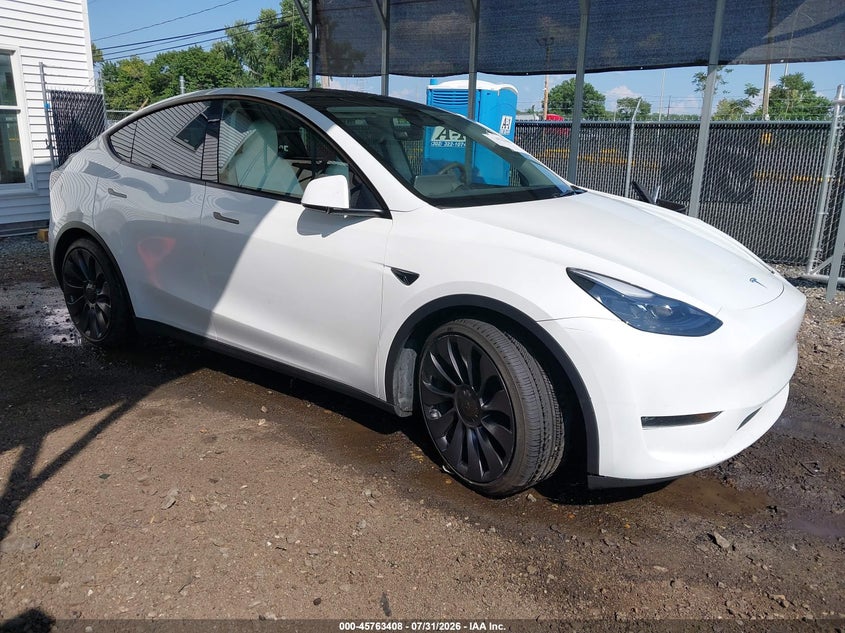 TESLA MODEL Y - zdjęcie 1