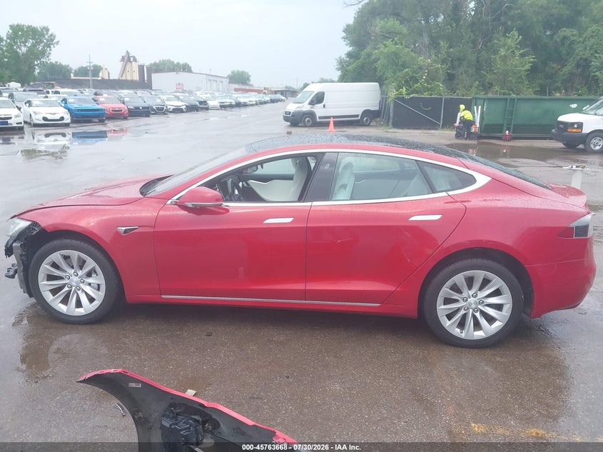 TESLA MODEL S - zdjęcie 15