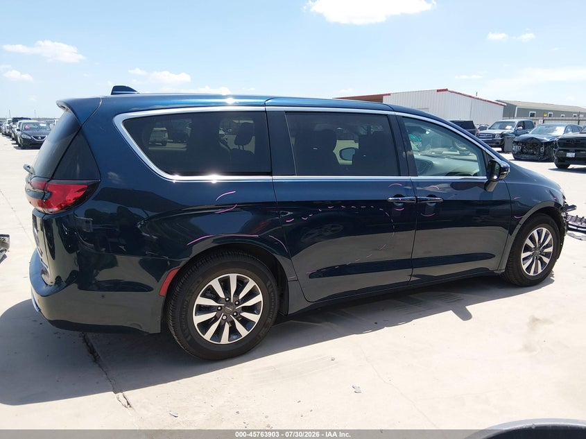 CHRYSLER PACIFICA HYBRID - zdjęcie 14