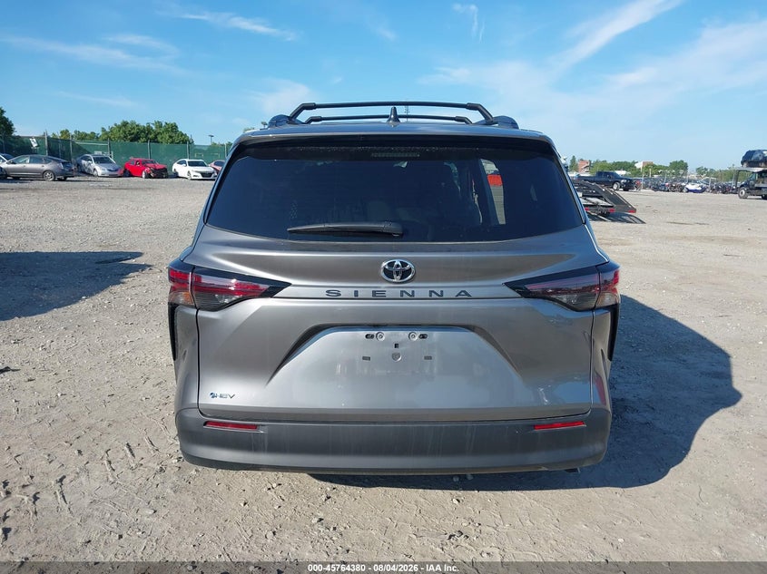 TOYOTA SIENNA - zdjęcie 15
