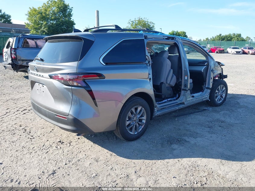 TOYOTA SIENNA - zdjęcie 4
