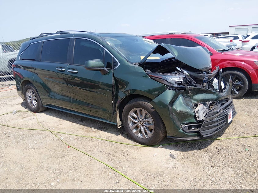 TOYOTA SIENNA - zdjęcie 1