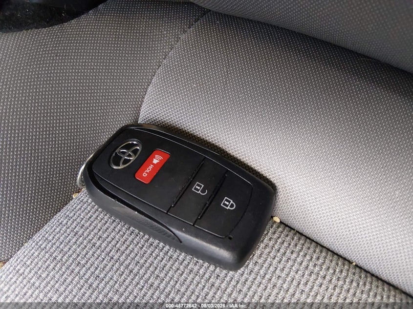 TOYOTA PRIUS - zdjęcie 11