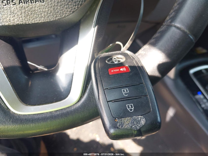 TOYOTA COROLLA CROSS - zdjęcie 11