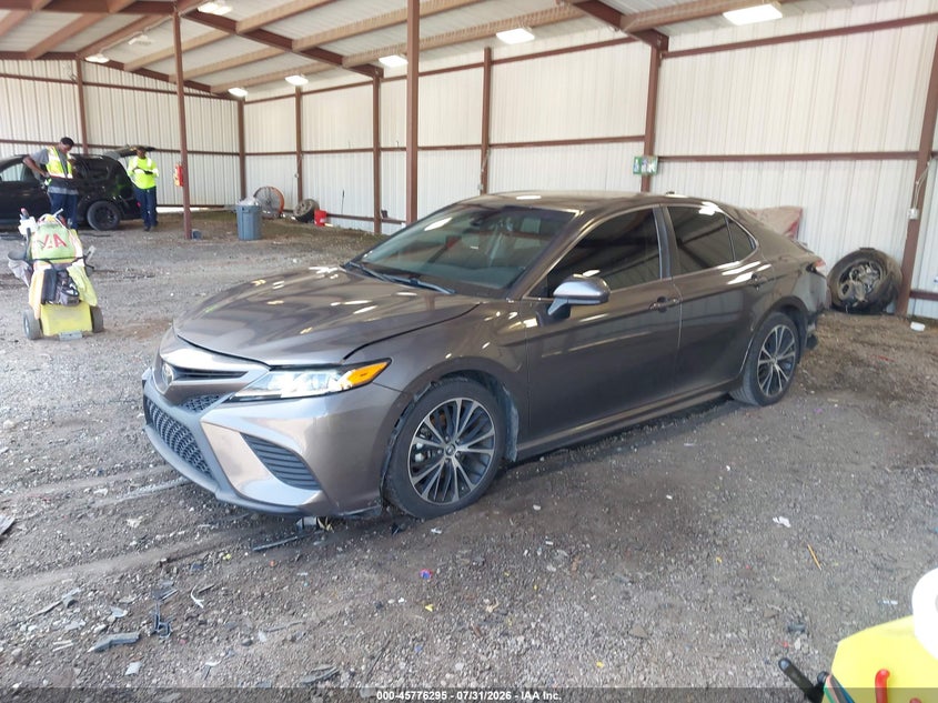 TOYOTA CAMRY - zdjęcie 2
