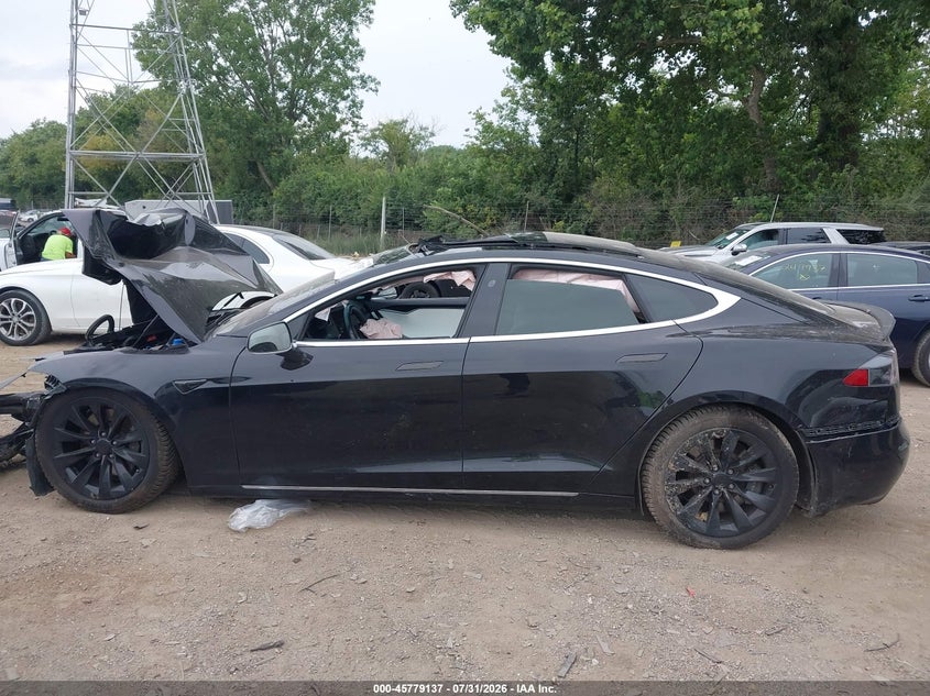 TESLA MODEL S - zdjęcie 13