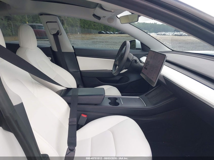 TESLA MODEL 3 - zdjęcie 5