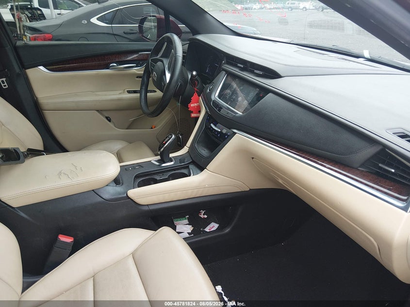 CADILLAC XT5 - zdjęcie 5
