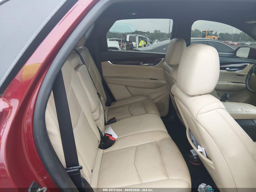 CADILLAC XT5 - zdjęcie 8