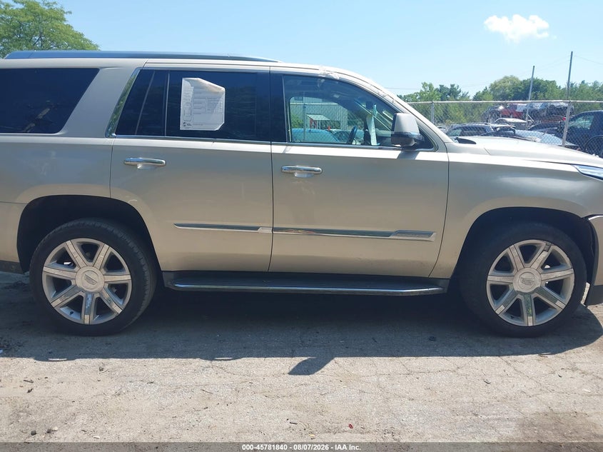 CADILLAC ESCALADE - zdjęcie 14