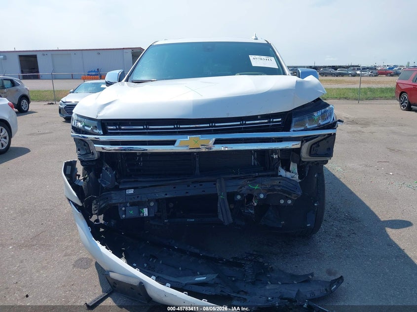 CHEVROLET SUBURBAN - zdjęcie 13