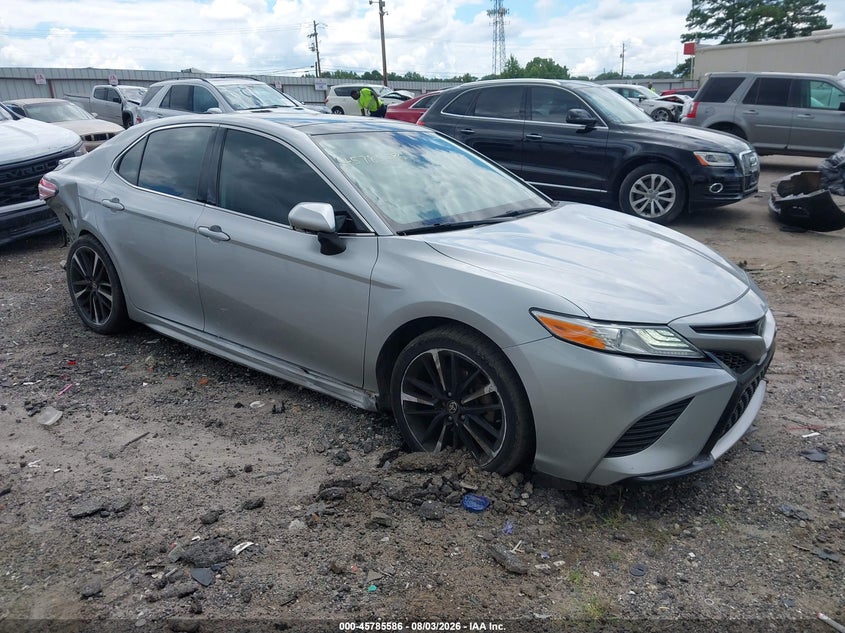 TOYOTA CAMRY - zdjęcie 1