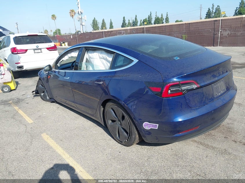TESLA MODEL 3 - zdjęcie 3