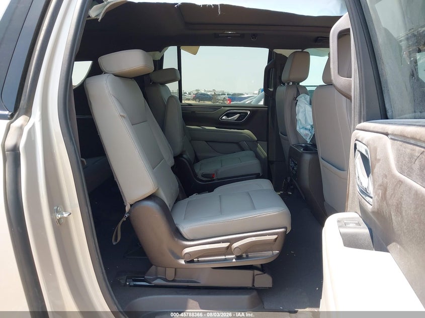 CHEVROLET SUBURBAN - zdjęcie 8