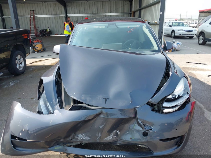 TESLA MODEL Y - zdjęcie 10