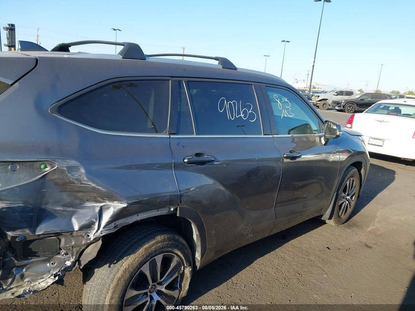 TOYOTA HIGHLANDER - zdjęcie 13