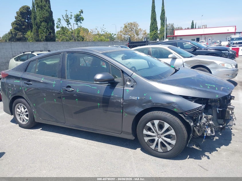 TOYOTA PRIUS PRIME - zdjęcie 14