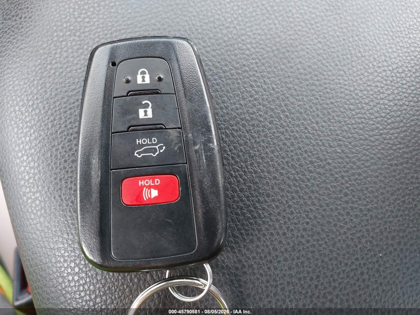 TOYOTA RAV4 HYBRID - zdjęcie 11