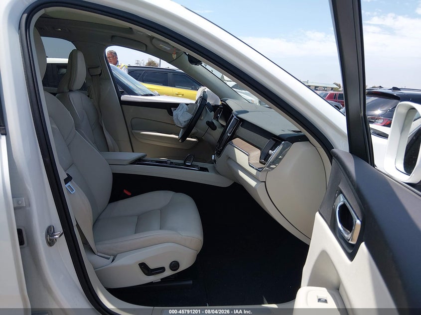 VOLVO XC60 - zdjęcie 5