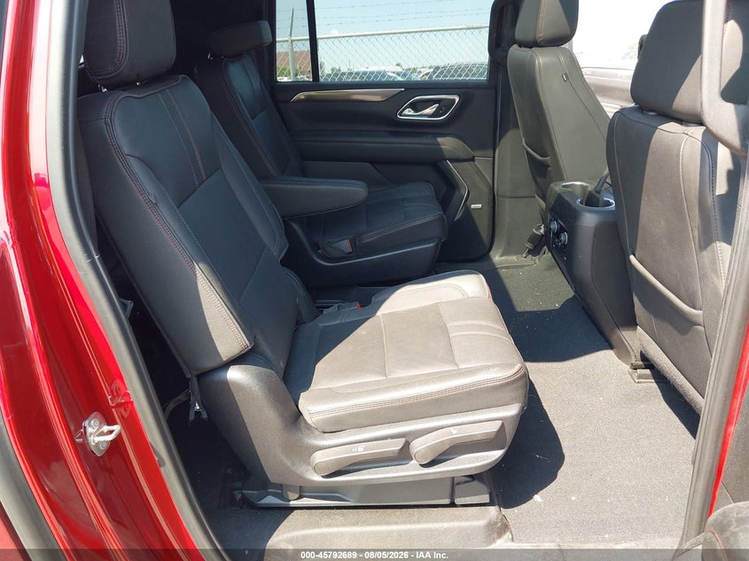 CHEVROLET SUBURBAN - zdjęcie 8