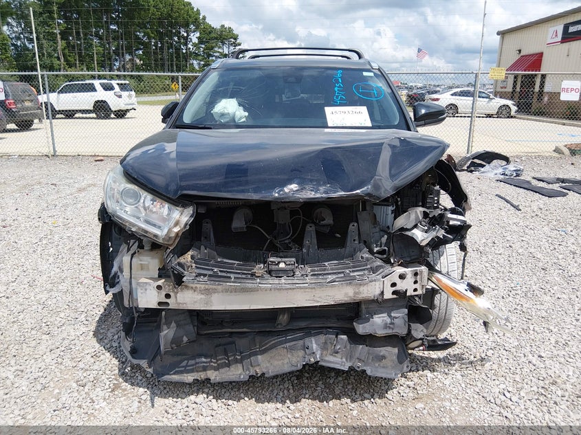TOYOTA HIGHLANDER - zdjęcie 13