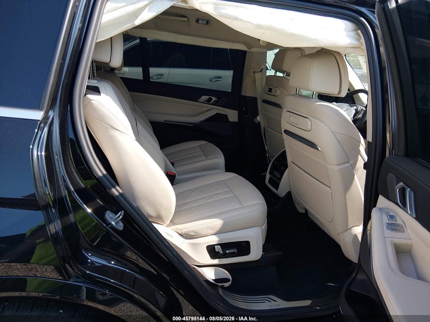 BMW X7 - zdjęcie 8