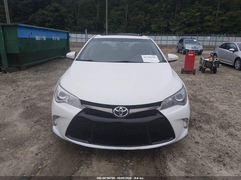 TOYOTA CAMRY - zdjęcie 12