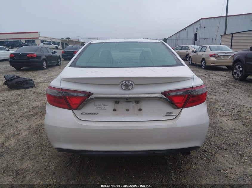 TOYOTA CAMRY - zdjęcie 16