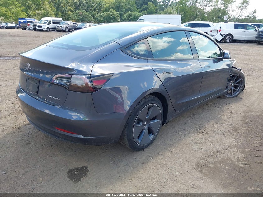 TESLA MODEL 3 - zdjęcie 4