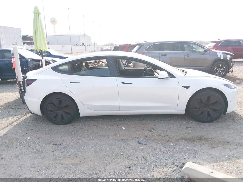 TESLA MODEL 3 - zdjęcie 13