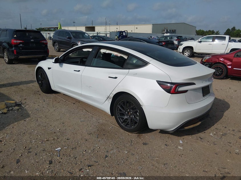 TESLA MODEL 3 - zdjęcie 3