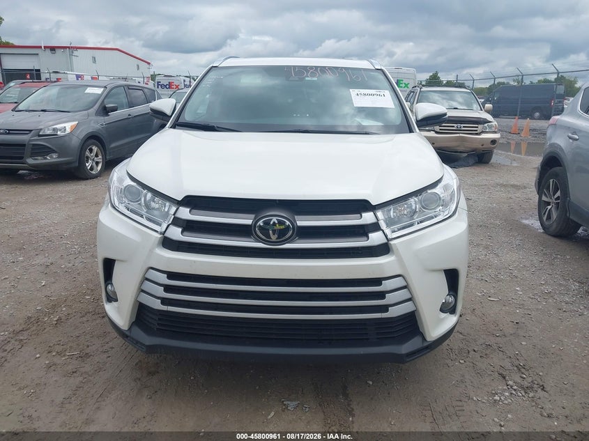 TOYOTA HIGHLANDER - zdjęcie 13