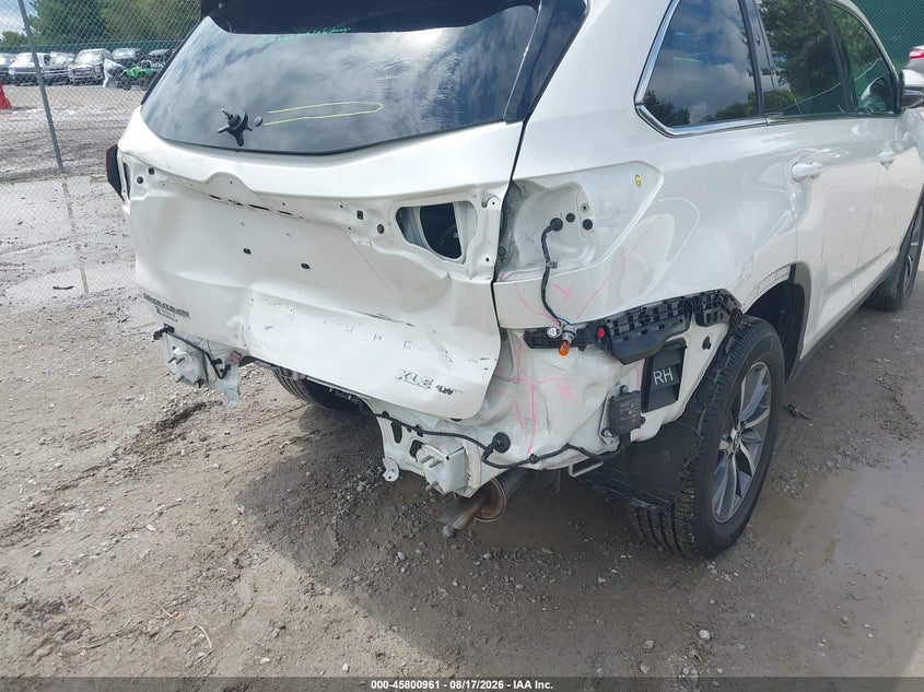 TOYOTA HIGHLANDER - zdjęcie 19