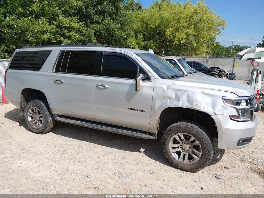 CHEVROLET SUBURBAN - zdjęcie 14