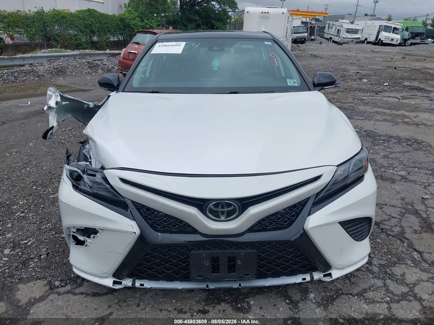 TOYOTA CAMRY - zdjęcie 12