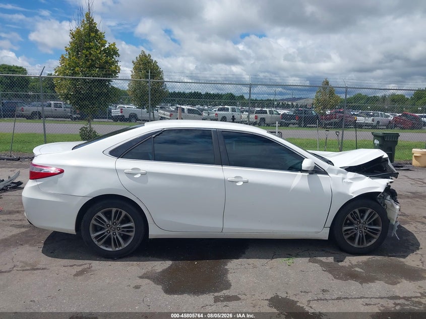 TOYOTA CAMRY - zdjęcie 14