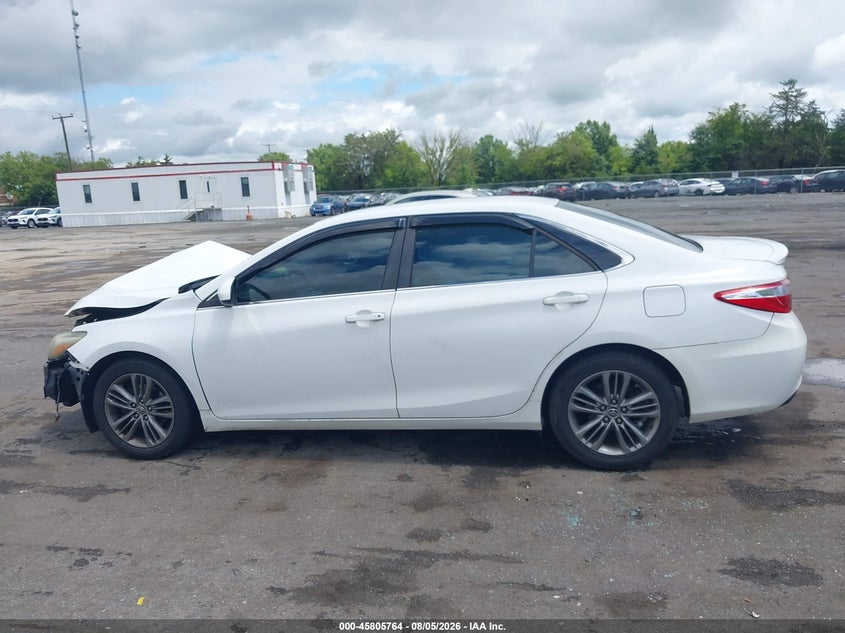 TOYOTA CAMRY - zdjęcie 15