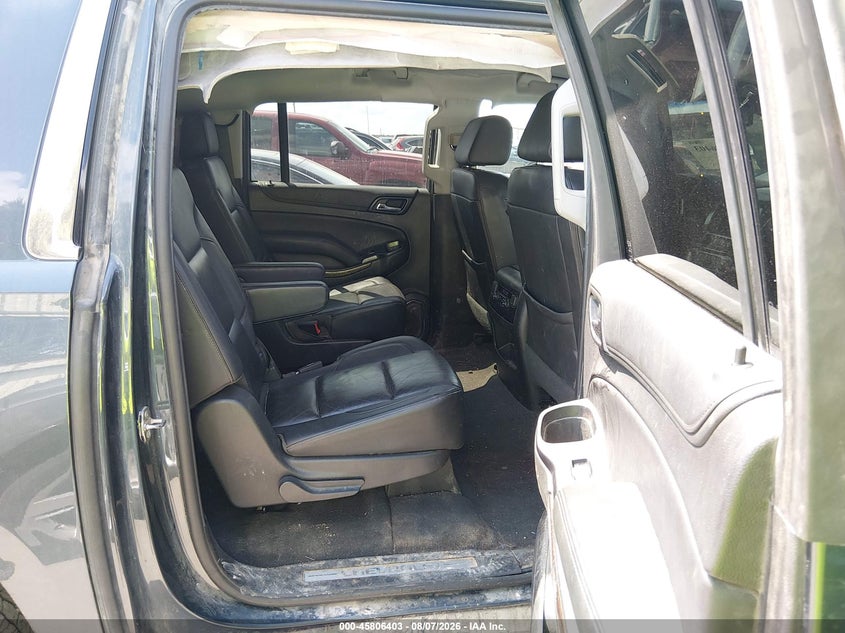 CHEVROLET SUBURBAN - zdjęcie 8