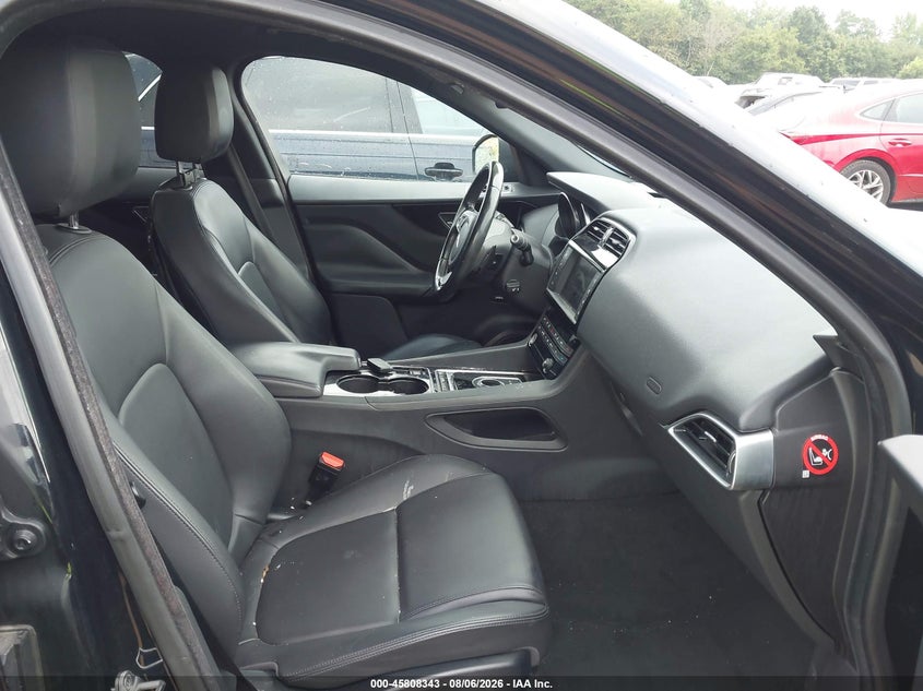 JAGUAR F-PACE - zdjęcie 5