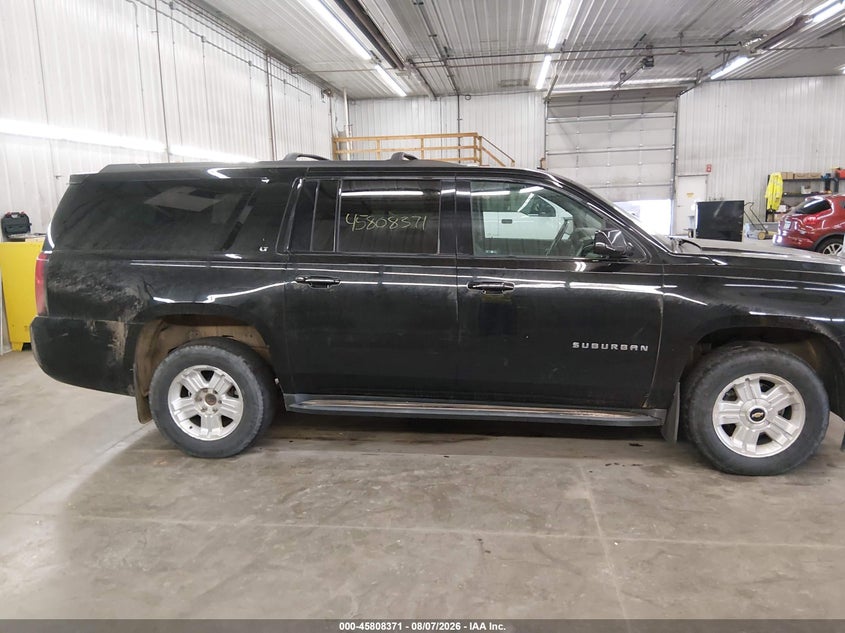 CHEVROLET SUBURBAN - zdjęcie 13