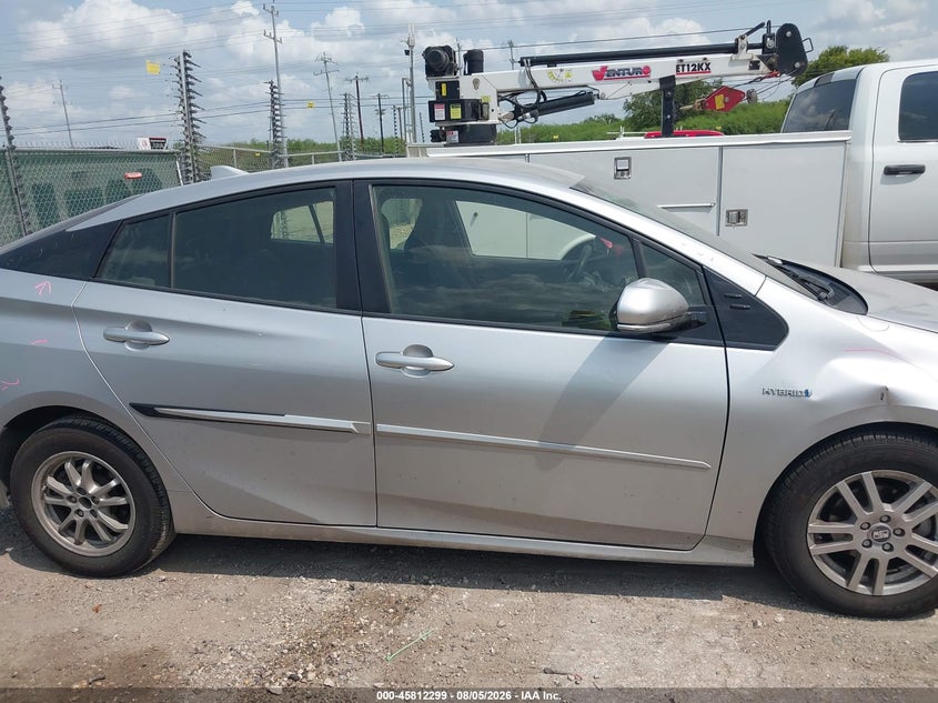 TOYOTA PRIUS - zdjęcie 13