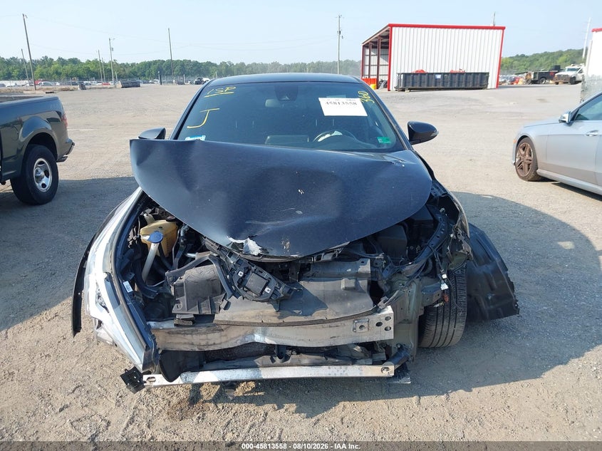 TOYOTA C-HR - zdjęcie 12