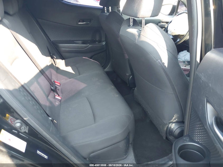 TOYOTA C-HR - zdjęcie 8