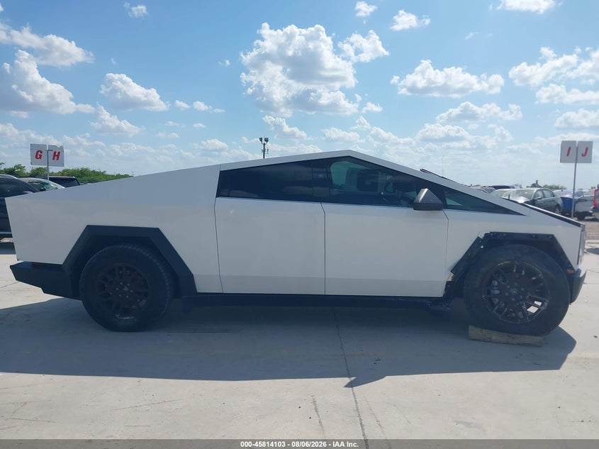 TESLA CYBERTRUCK - zdjęcie 14
