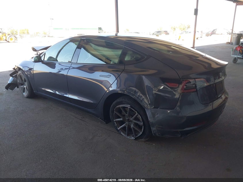 TESLA MODEL 3 - zdjęcie 3