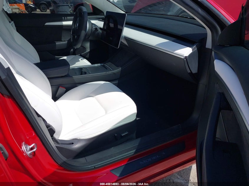 TESLA MODEL 3 - zdjęcie 5