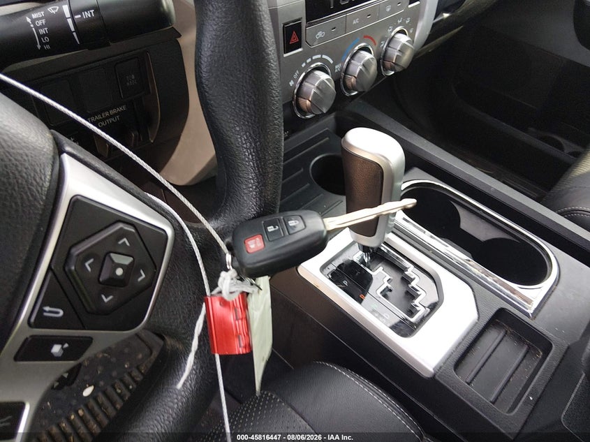 TOYOTA TUNDRA - zdjęcie 11