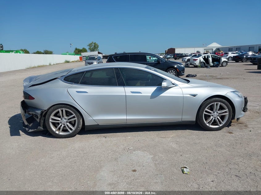 TESLA MODEL S - zdjęcie 12