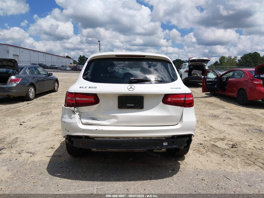 MERCEDES-BENZ GLC 300 - zdjęcie 17